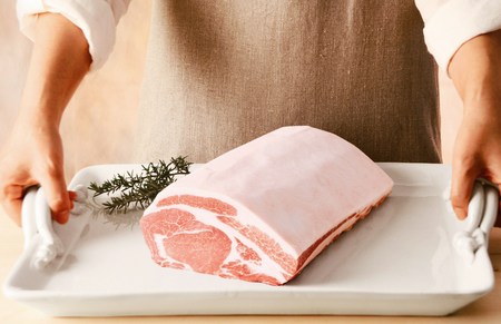 1_国内の自社農場産「やまと豚　ロース肉」.jpg